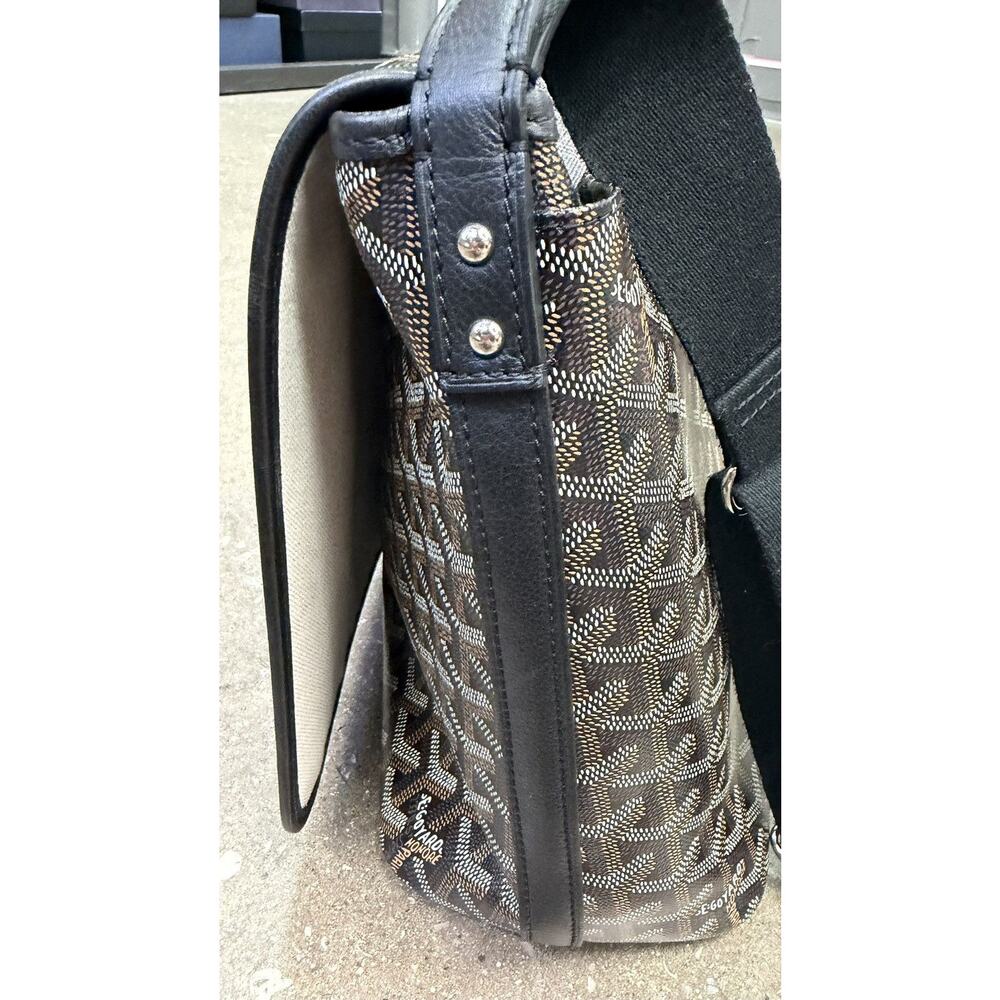 Goyard Capetien MM Black Messenger Bag - Picture 13 of 16